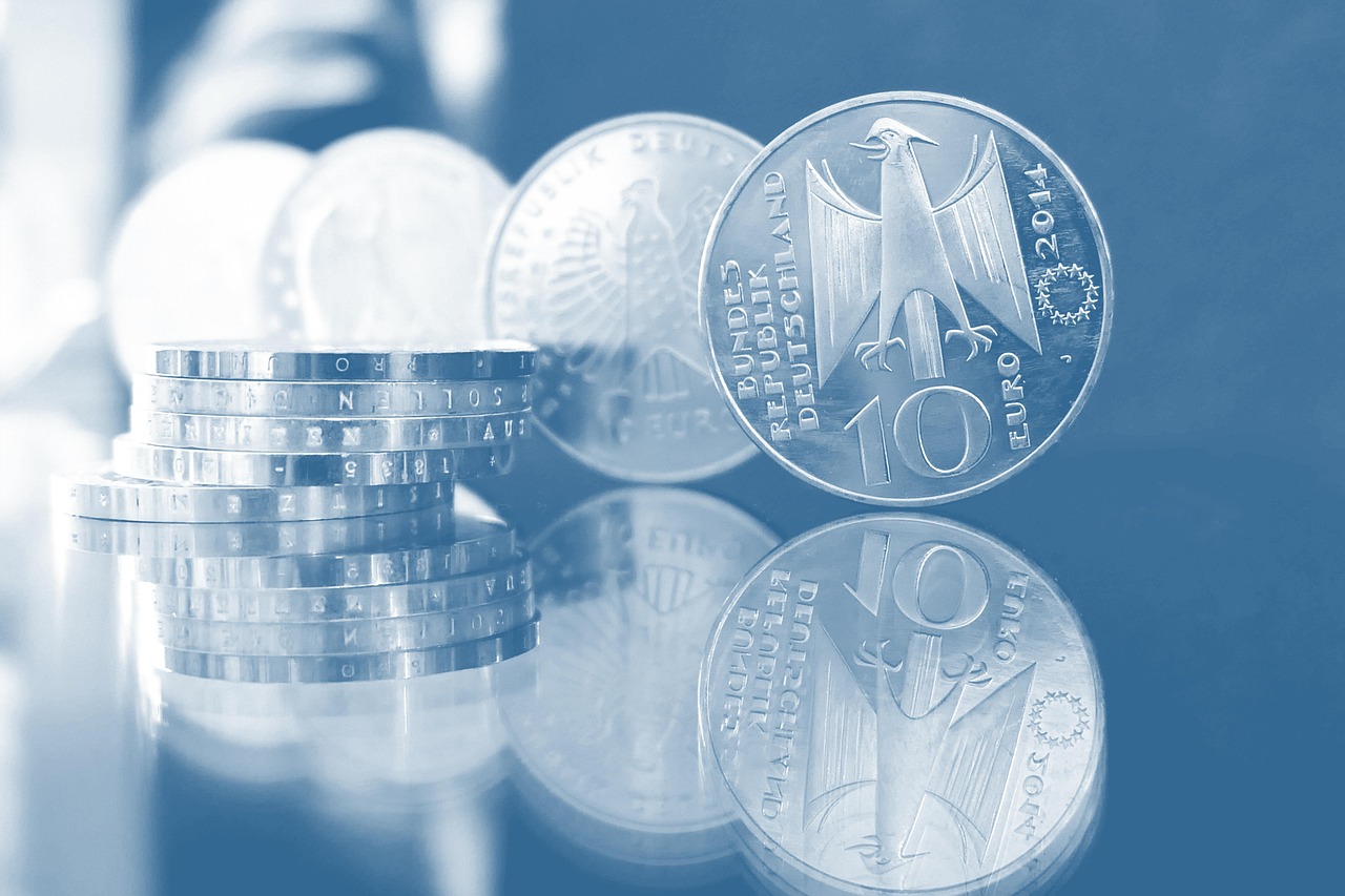 電子マネーのポイント還元が魅力のクレジットカードはどれ？